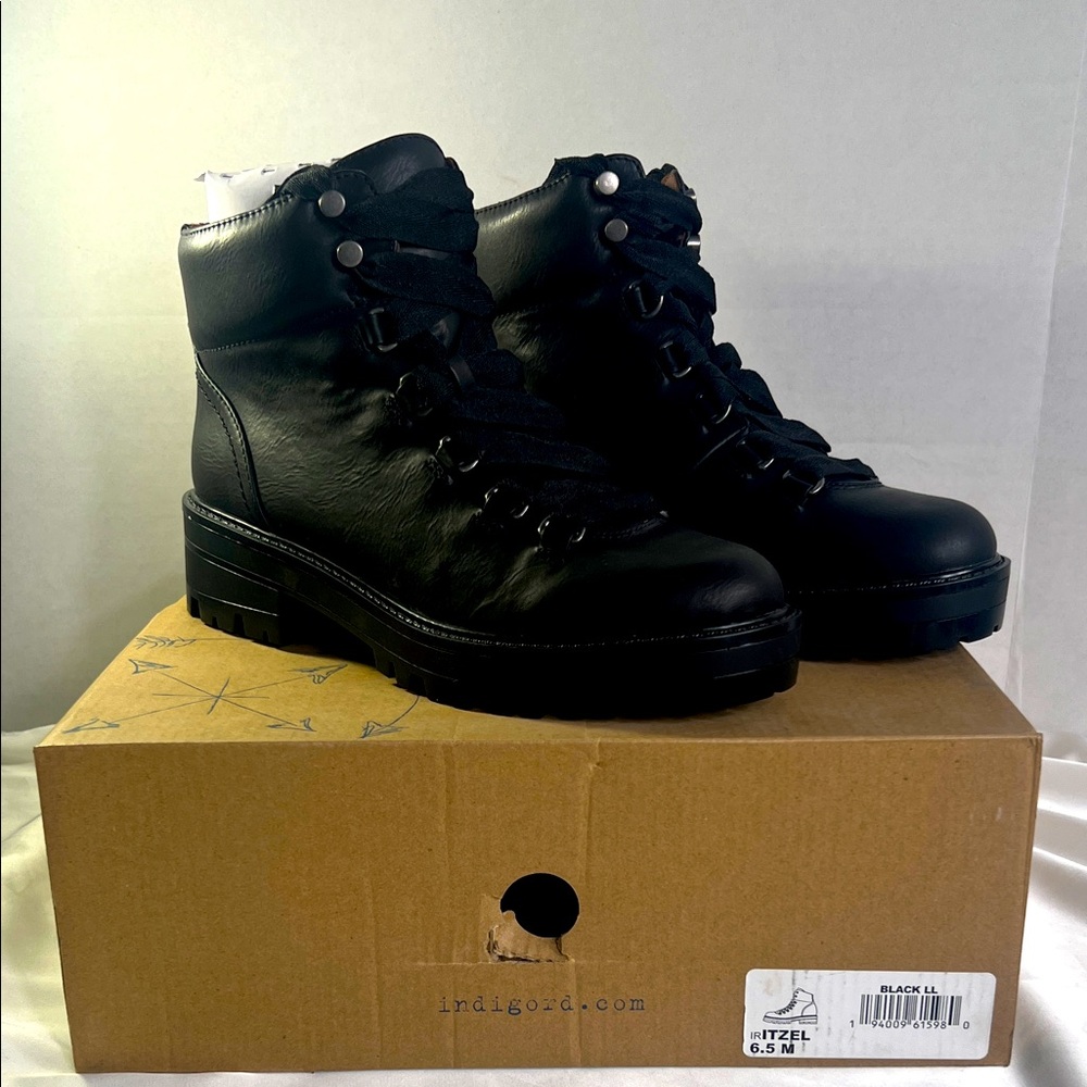 NEW indigo rd Black Faux Leather Combat Boots Women’s 6.5 M Brown Leather Inside